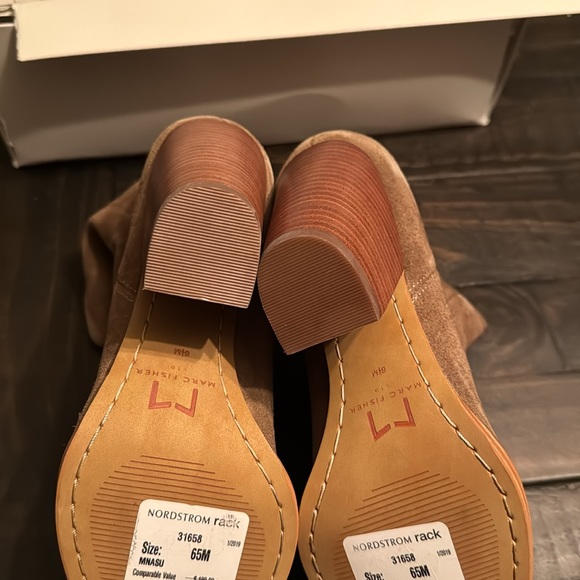 NWT Marc Fisher - Devin Pointy Toe Booties - Picture 5 of 5